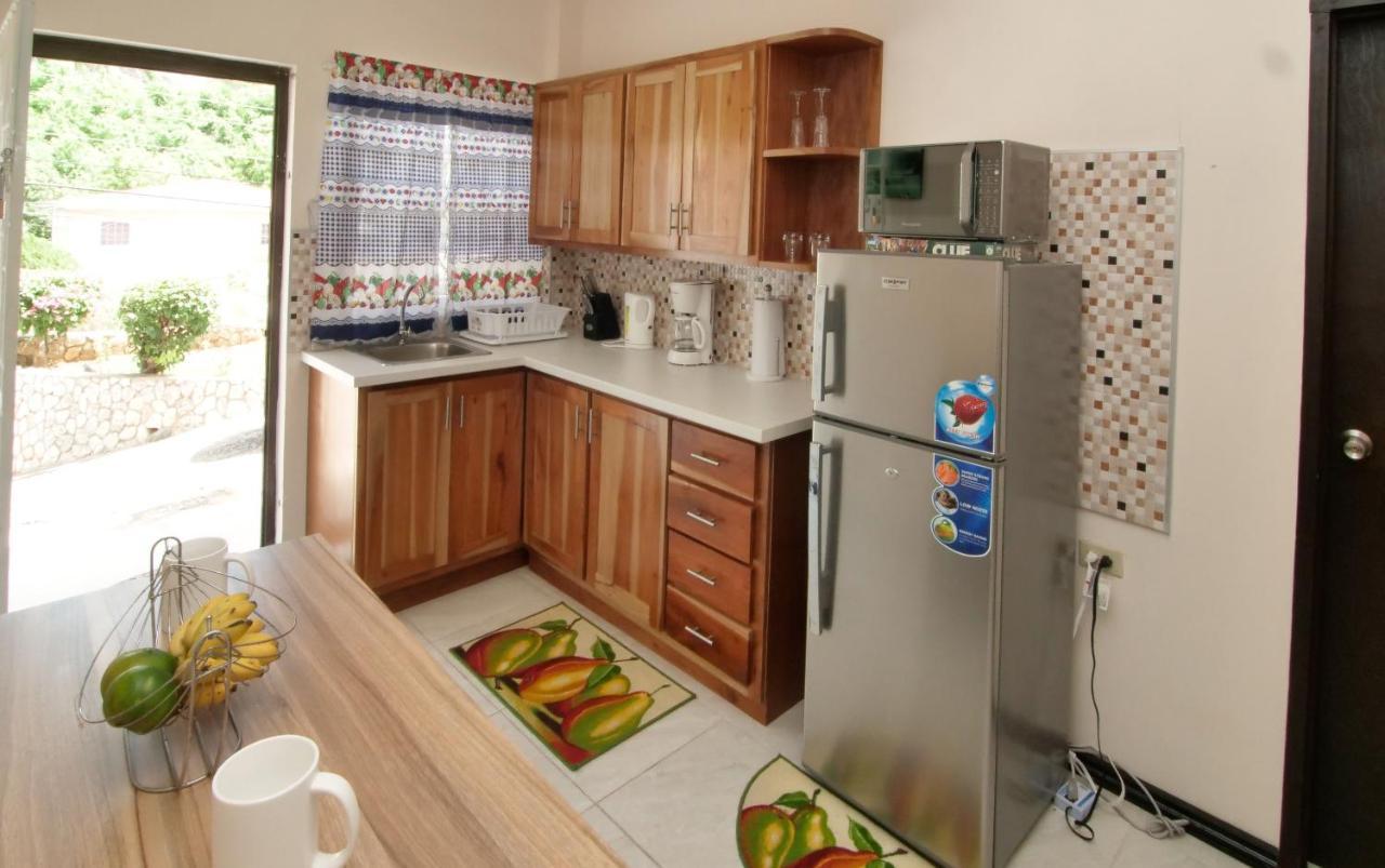 876 Ja Oasis & Homestay - By Kingston Airport المظهر الخارجي الصورة